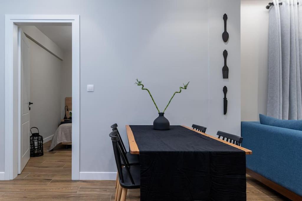 Stylish Abode Under Acropolis W/ Sunny Courtyard! Apartment Athens Luaran gambar